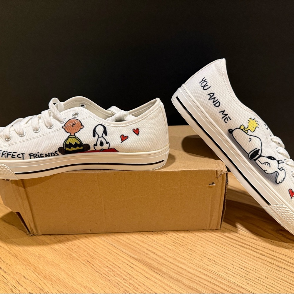 White Sneakers with snoopy Design. Women’s size 9            Men’s size 7